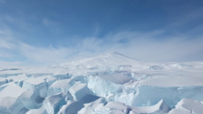 Oamenii de știință fac o descoperire surprinzătoare despre ceea ce se află sub stratul de gheață din Antarctica. Ar schimba proiecțiile privind încălzirea globală