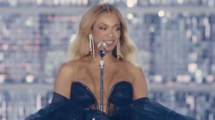 Beyoncé, criticată după ce a purtat un tricou care numea nativii americani „dușmani ai păcii”