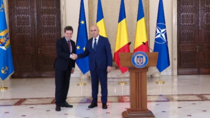 Raluca Turcan, despre Ilie Bolojan: „Este un om care a demonstrat că-şi asumă responsabilităţi şi este concentrat pe rezultate. Nu dă „pe surse”, nu atacă și nu speculează” VIDEO