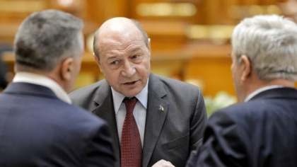 Traian Băsescu: Incultura noastră ne face să fim păcăliţi de specimene ca Georgescu sau Simion