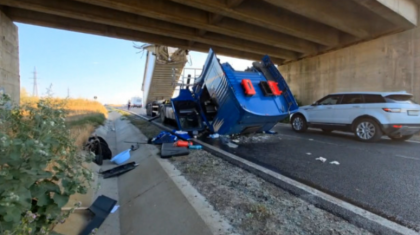 Accident grav în Constanța. Șoferul a fost prins între fiare