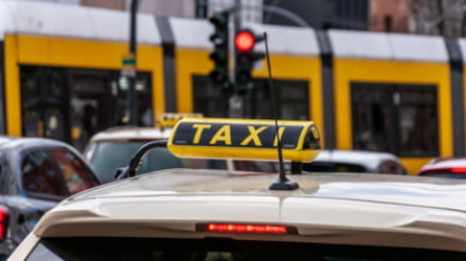 Taximetrist înjunghiat pentru 200 de lei. Agresorul a fost reținut. Unde a avut loc incidentul