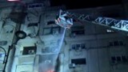 Două incendii au avut loc, în doar câteva ore, într-un bloc din București. Proprietara apartamentului a ajuns la spital