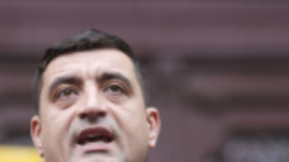 George Simion, mesaj către votanţii săi: Nu abandonaţi lupta. Am văzut imagini îngrijorătoare cu voi tăind paşapoartele