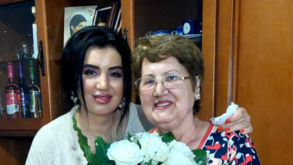 Adriana Bahmuțeanu, alături de mama ei, la aniversarea celor 75 de ani. Pe cine și-ar fi dorit să aibă alături doamna Petruța