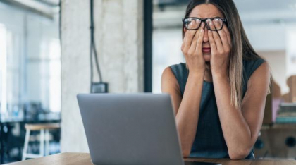 Bine ați venit în era „zilei de muncă infinite”: ședințe la ora 20:00 și un flux constant de mesaje