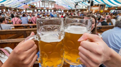 Patru din cinci români asociază berea cu sărbătoarea de 1 Mai