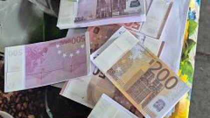 Captură record în Portul Constanţa: Poliţiştii şi vameşii au găsit un miliard de euro în bancnote falsificate