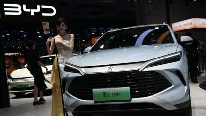 Companiile din industria auto din Asia îşi construiesc în Europa de Est baze de asalt pentru pieţele UE. Vor rezista producătorii autohtoni, inclusiv est-europeni, concurenţei? BYD din China îşi triplează producţia de autobuze electrice din Ungaria cu o investiţie de aproape 80 milioane euro