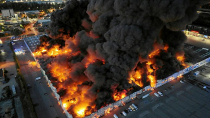Polonia afirmă că Rusia a recrutat piromani pe rețelele de socializare pentru incendiul din Varșovia