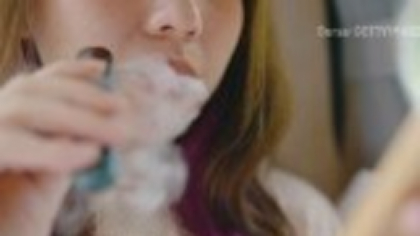 Dispozitivele de vapat ar putea fi interzise în România. Amenzi usturătoare pregătite pentru comercianți și influenceri