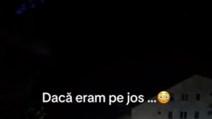 Un urs uriaș a fost filmat când se pregătea să atace o mașină, printre blocuri. „Dacă eram pe jos”