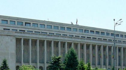 Sindicaliștii din Guvern îi cer lui Bolojan să retragă ordonanța care taie sporurile: "Tăiați grăsimea politică, nu drepturile noastre"