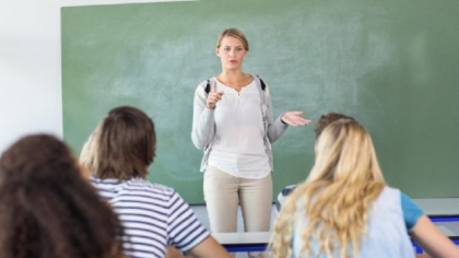 Criză de profesori atât în mediul rural, cât și în cel urban din România, după măsurile Guvernului Bolojan