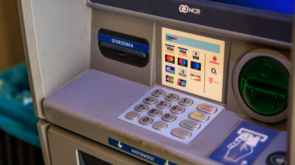 Opțiunea de la bancomat care protejează banii și contul. Trebuie să apeși de fiecare dată, indiferent de unde scoți numerar la ATM