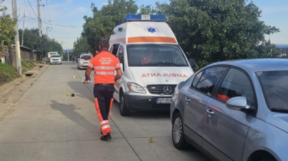 Un copil de 6 ani a murit, după ce a intrat cu bicicleta de pe câmp pe șosea și a fost lovit de o mașină