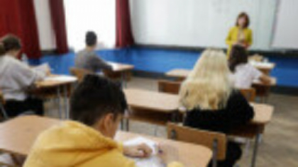Elevii români se luptă cu depresia și anxietatea. Aproape jumătate spun că nu sunt sprijiniți