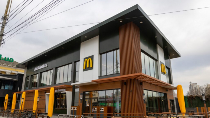 În plin conflict, McDonald’s inaugurează al 115-lea restaurant în Ucraina