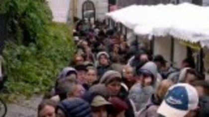 Peste 150.000 de credincioși au trecut pe la racla Sfintei Parascheva. „N-am cunoscut student care să nu o iubească”