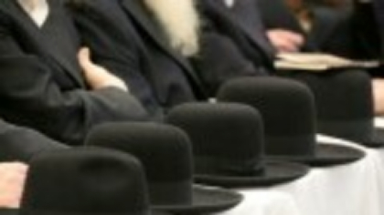Motivul pentru care Nicușor Dan sesizează CCR despre legea care sancționează exercitarea fără drept a profesiei de rabin