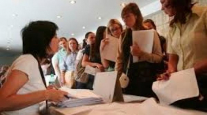 Absolvenţii instituţiilor de învăţământ pot beneficia de indemnizaţie de şomaj