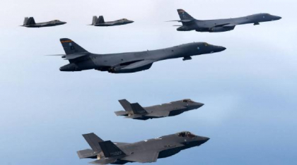 De teama lui Donald Trump, Venezuela a lansat exerciții militare şi a desfăşurat avioane de vânătoare rusești