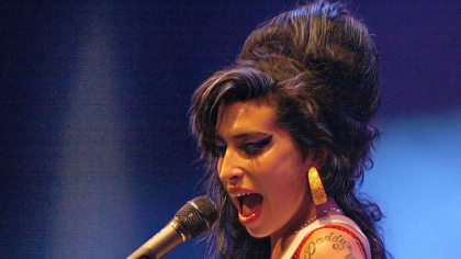 23 iulie: 14 ani de când a murit cântăreața britanică Amy Winehouse, din cauza abuzului de alcool