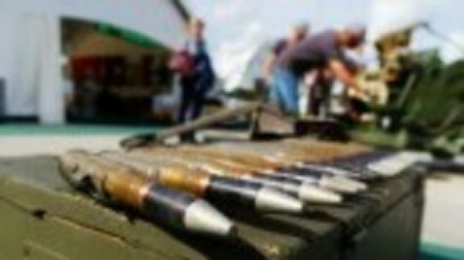 Vecina României care amenință NATO a oprit toate exporturile de arme. Președintele, exasperat: Unde să trimit, în Antarctica?