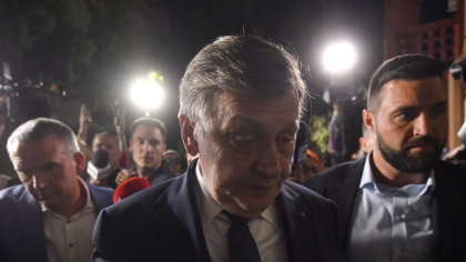 BREAKING NEWS Antonescu și-a recunoscut înfrângerea. Finala este oficial Simion- Nicușor Dan