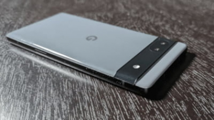 Google stinge „un incendiu” și aprinde altul. Update-ul Pixel 6a care repară bateria, dar ruinează autonomia