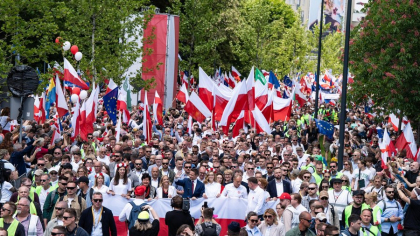 Mitinguri la Varșovia înainte de alegerile prezidențiale din Polonia. La unul dintre marșuri a fost prezent și Nicușor Dan