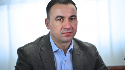 Ministrul Energiei vrea să reducă prețul energiei la consumatori. Problema facturilor se va decide în CSAT