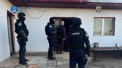 Zeci de percheziții, joi dimineață, în Ialomița, pentru deținere ilegală de arme