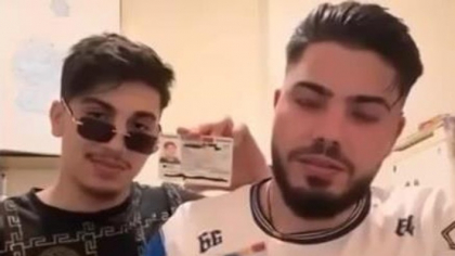 Indignare pe TikTok. Val de români din diaspora își taie pașapoartele de supărare că nu a ieșit președinte Simion