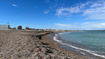 Petreceri exclusiviste în Mamaia, de 1 Mai. Tinerii din Vama Veche a dansat pe plajă