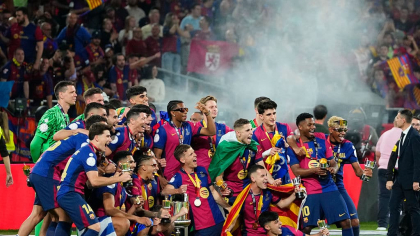 Barcelona accelerează negocierile pentru fundașul olandez Denzel Dumfries