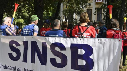 Sindicaliștii din INS cer ca "solidaritatea" să înceapă cu sinecurile și "arzătorii de etape": "Tot noi să ducem povara austerității?"