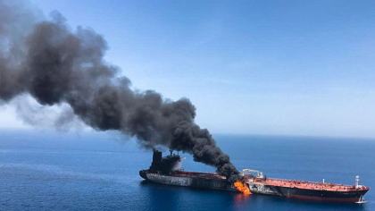 Incident naval în apropiere de Strâmtoarea Ormuz: două petroliere au luat foc în urma unei coliziuni. Pericol latent într-un punct strategic al comerțului global