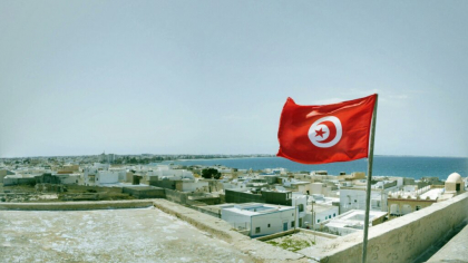 Tunisia elimină contractele temporare în favoarea angajaţilor, stârnind controverse economice