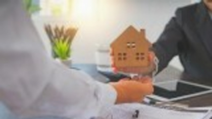Construirea unei case în marile orașe din țară este un calvar. Eliberarea autorizației poate dura și un an de zile