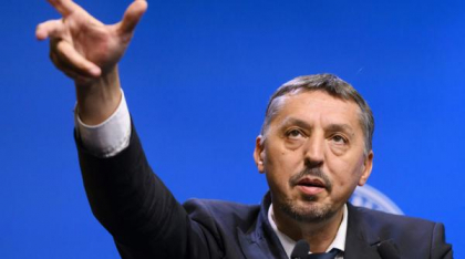 Daniel David spune că va demisiona dacă trece moțiunea simplă a AUR împotriva sa: „Nu aș avea de ce să mai fiu ministru”