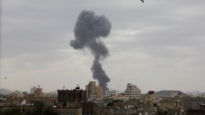 Israelul a atacat principalul aeroport din Yemen