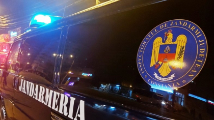 Doi bărbaţi şi o femeie s-au luat la bătaie cu sabia, cuţitul şi o rangă, pe o stradă din Ploieşti