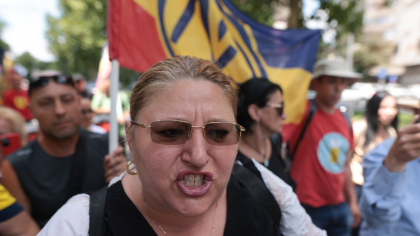 Partidul lui Șoșoacă anunţă excluderea din partid a trei deputaţi
