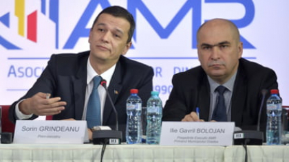 O nouă posibilă alianță pe scena politică. Politolog: “PNL ar trebui să ‘divorțeze’ de PSD, după un mariaj foarte nefericit la care a fost împins de Iohannis”