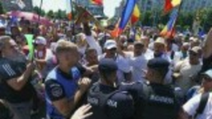 Șase dosare penale în urma protestelor violente din Piața Victoriei și de pe A1. Organizatorul, amendat cu 10.000 de lei