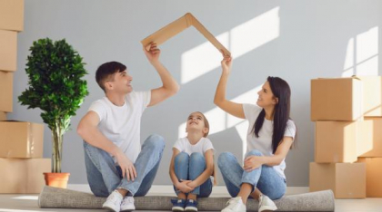 Românii fug de comisioane: de ce tot mai mulți aleg închirierile directe, fără agenți imobiliari