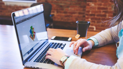 Admiterea la liceu devine digitală. Acum poți să explorezi liceele online. Care este platforma care vine în ajutor