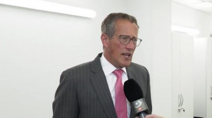 Celebrul Richard Quest, despre riscul unei crize economice la scară globală: Riscul unei recesiuni majore s-a redus, dar nu a dispărut