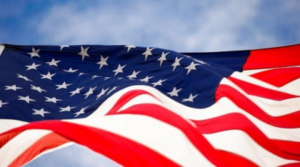 Incident la Washington. Un bărbat a fost arestat după ce a ars steagul american